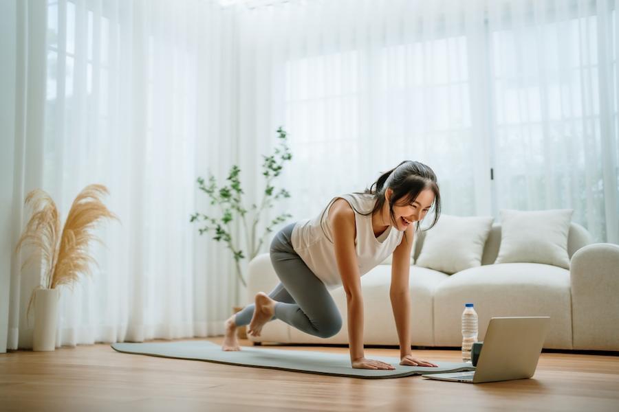 理由2：スキマ時間に自宅で気軽にできる「運動動画」